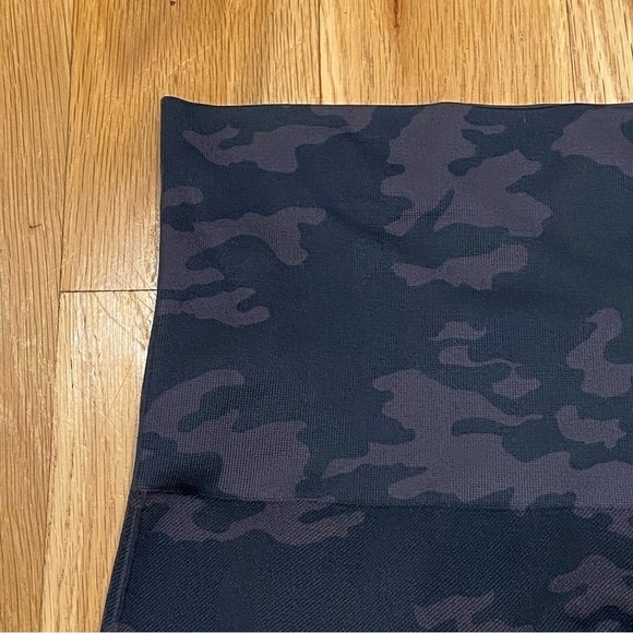 Spanx Look at Me Now Camo Leggings - Picture 4 of 10